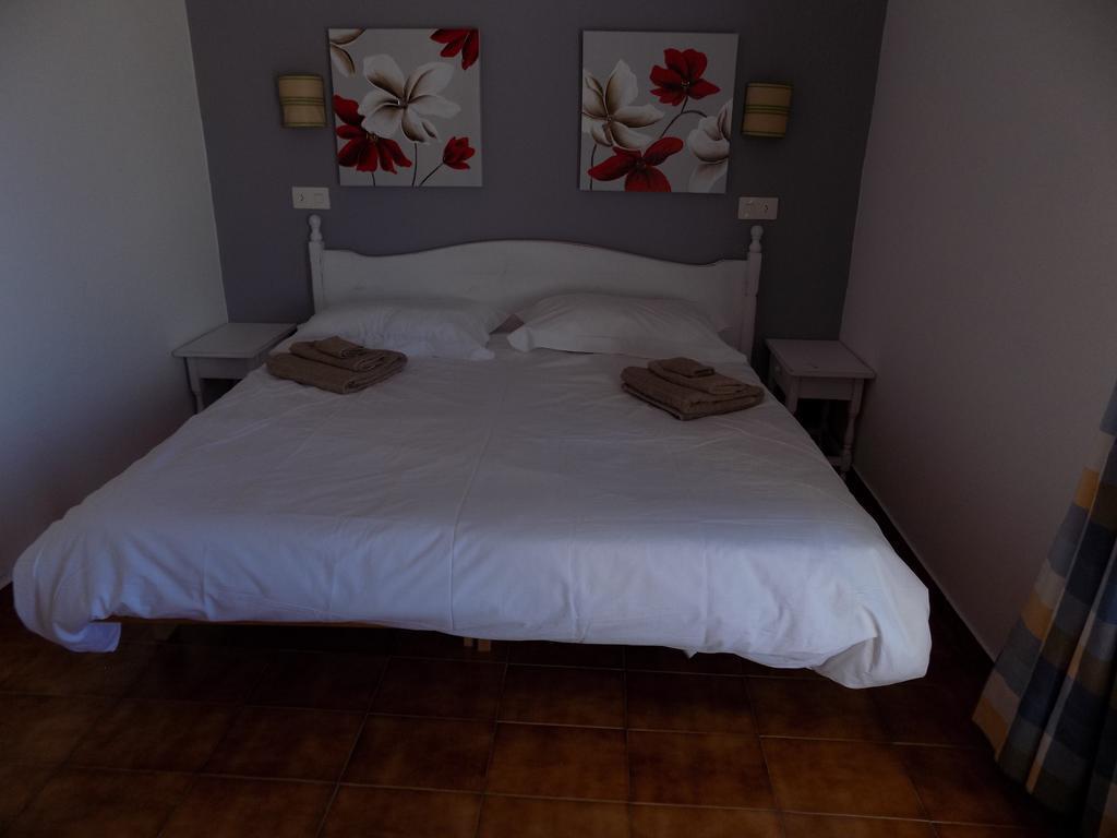 Apartamentos Encanto Del Mar 칼라 갈다나 외부 사진